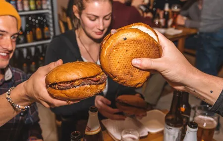 Alternative bar tour with dinner in the art district