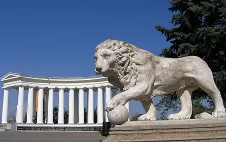 Palaces of Odessa Private Walking Tour
