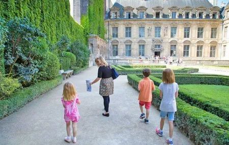 Kids and Families Marais Private Tour in Paris including Jewish Quarter