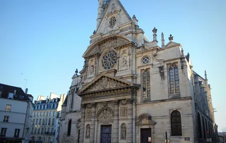 Kid-Friendly Private Medieval Paris Tour with Latin Quarter and Panthéon