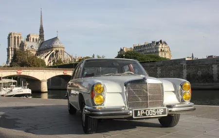 Private Paris guided Tour by classic 1970 Mercedes S Class