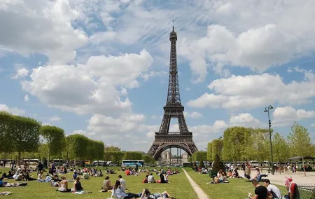 Private 8-hour city tour of Paris with driver and official guide - Hotel pick up