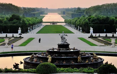 Private Fontainebleau, Versailles, Trianon from Paris by Mercedes
