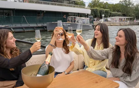 Paris Private River Cruise with Champagne from the Eiffel Tower