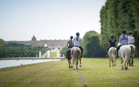 Versailles Private Tour : Horse-riding, Gastronomy & the Palace