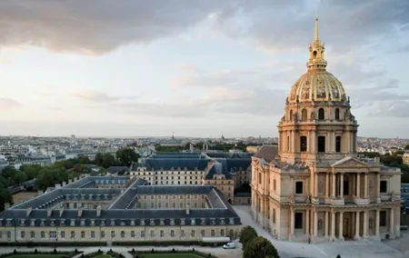 Paris Highlights Private Tour by Car – With Expert Driver-Guide