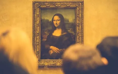 Private Tour with Tickets to the Louvre Museum & Crepes