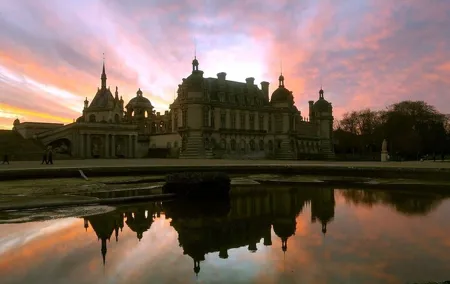 Private day trip from Paris to the Château de Chantilly and back
