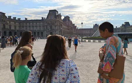 Kid-Friendly Paris Louvre Museum Private Tour & Reserved tickets