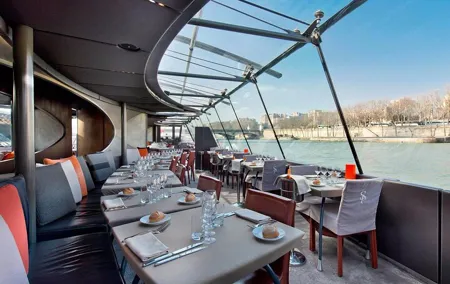 Paris Service Privilege Lunch Cruise - Bateaux Parisien