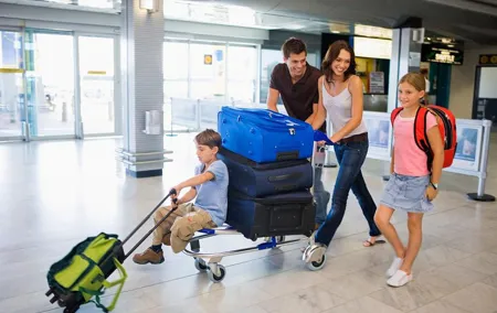 Private Shuttle from Charles de Gaulle Airport to Paris: Premium Service