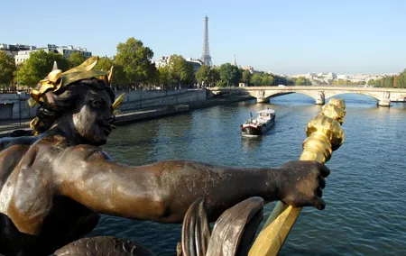 Paris Highlights Immersive Coach Tour