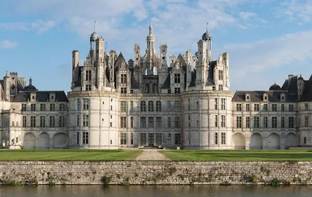 Loire Valley Trip from Paris with Private Local Guide & Private Transportation
