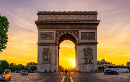 Arc de Triomphe rooftop Ticket and Seine River Cruise