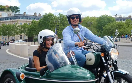 Paris: Guided Side Car Tour with Bottle of Champagne