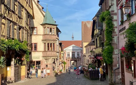7 day Paris Must-Do Burgundy Champagne Culture Wine Small Group15