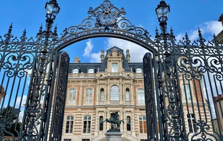 Moet et Chandon Ruinart VIP Cellars & Tastings trip from Paris