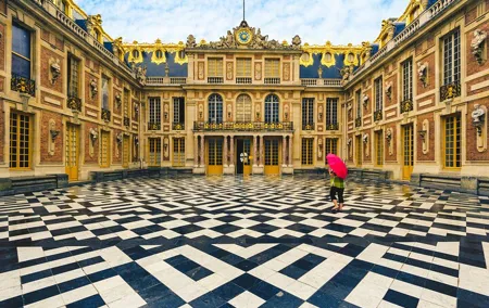 Private Day Trip to Versailles & Estate Marie Antoinette in Paris
