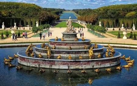 The Palace of Versailles & Gardens: Private Day Trip from Paris