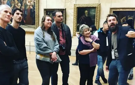 Laugh Your Way through the Louvre Official Tour