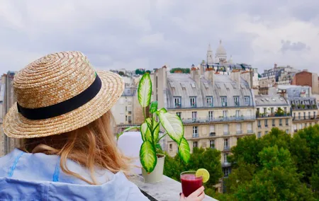 Private tour of the toursitc & hidden highlights of Montmarte Paris