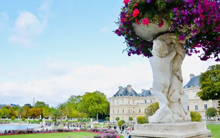 Paris: Private City Tour by Car with Driver and Guide