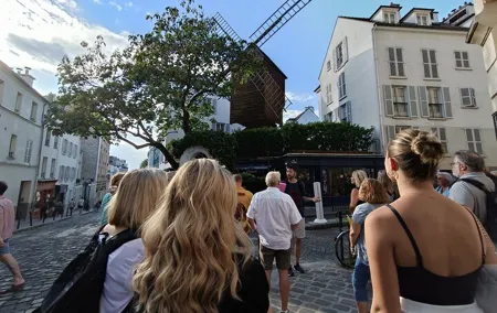 Montmartre Quarter Private Guided Tour in Paris