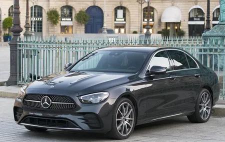 Private Transfer: Paris Airport CDG to Paris City by Business Car