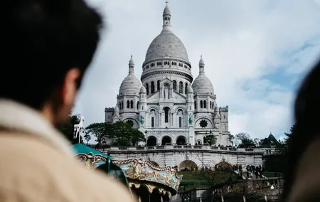 Paris: Montmartre & Sacré Coeur Private Walking Tour
