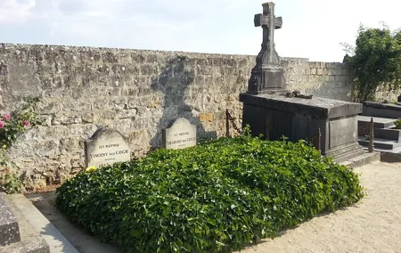 Private day trip from Paris to Auvers-sur-Oise with local driver