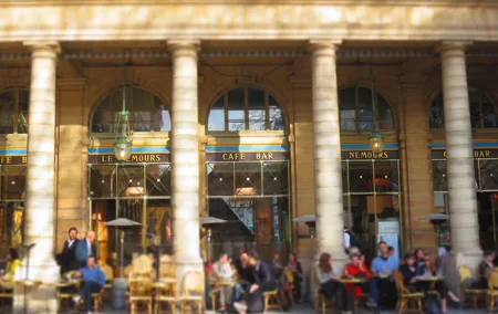 Right Bank of Paris 2-Hour Private Walking Tour