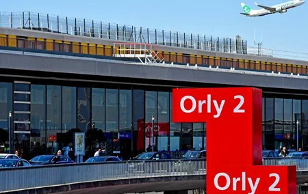 Private Transfer: Orly Airport → Paris