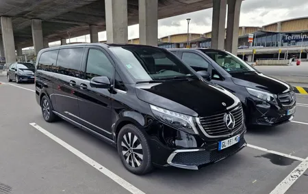Private Transfer: Paris Airport CDG to Reims / Champagne by Van