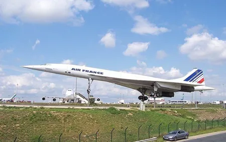 Private Van Transfer from CDG Airport To Paris
