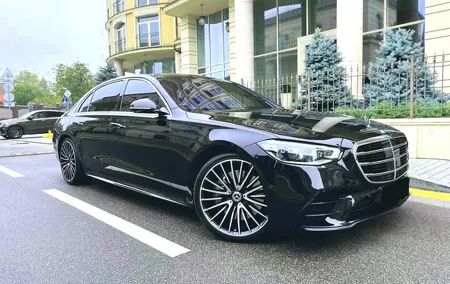 Departure Transfer: Paris City to Paris Airport CDG by Luxury Car