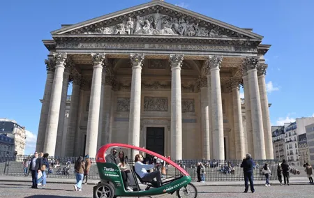 Private City-Tour by rickshaw bike in Paris: The "Saint-Germain"