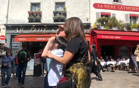 Visit of Montmartre with a treasure hunt