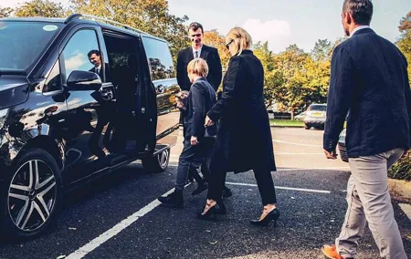 Private transfer: Charles de Gaulle Airport (CDG) to Paris VAN up to 8 PAX