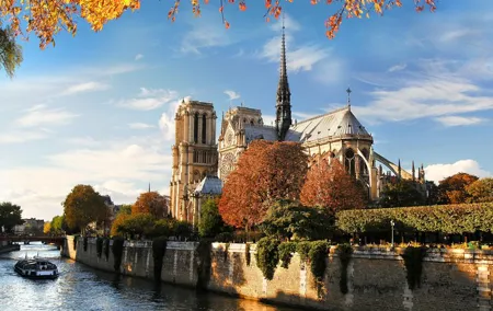 Photo-stop Selfie Tour of Paris by Car for up to four people