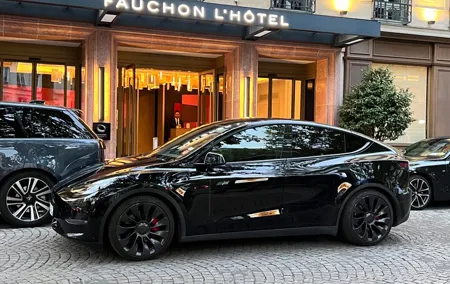 Luxury Private Transfer Charles de Gaulle Airport CDG Paris