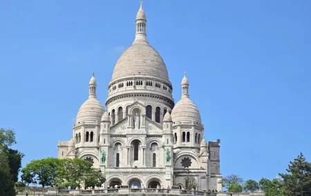 A Tapestry of Art and Romance in Montmartre