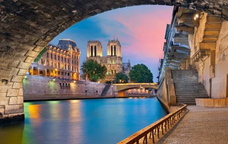 Urban escape game in Paris - Red Nights