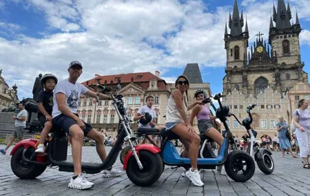 Private live-guided E-Scooter TOURS around Prague