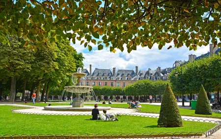 A Parisian Picnic: A Self-Guided Audio tour in the Marais