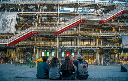 Worktown Games: Private Self-Guided Walking Tours in Paris