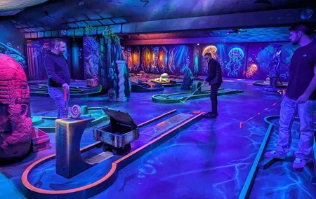 Ticket 45min Game - Fluorescent Mini Golf Under the Ocean