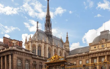 Paris Foodie: City Walk Audio Guide in 7 Languages on your Phone