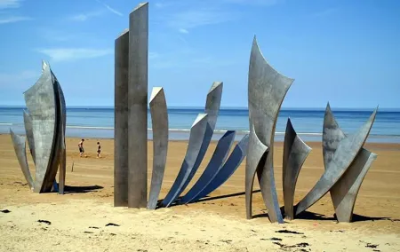 OMAHA BEACH with MERCEDES V CLASS to MEMORIAL D DAY from Paris