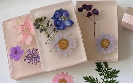 Paris 1e: Botanical Handmade Soap Workshop (Melt and pour soap)