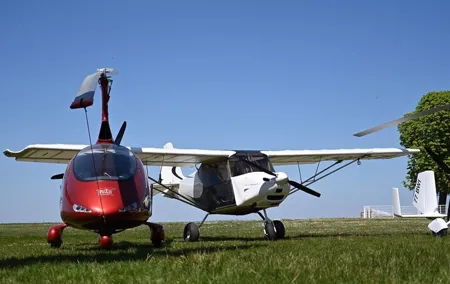 PARIS : Learn to fly a helicopter or an ULM